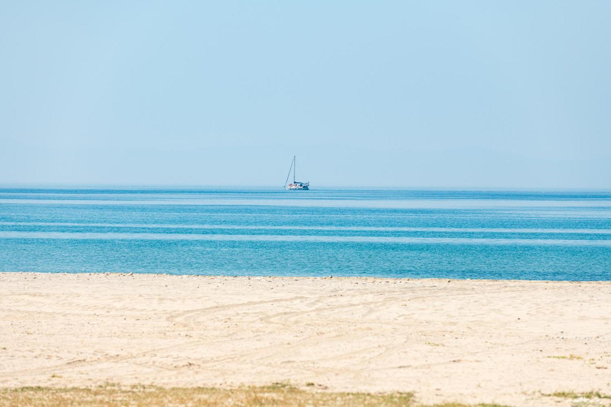 Olivento Beach Front Suites Potos Eksteriør billede