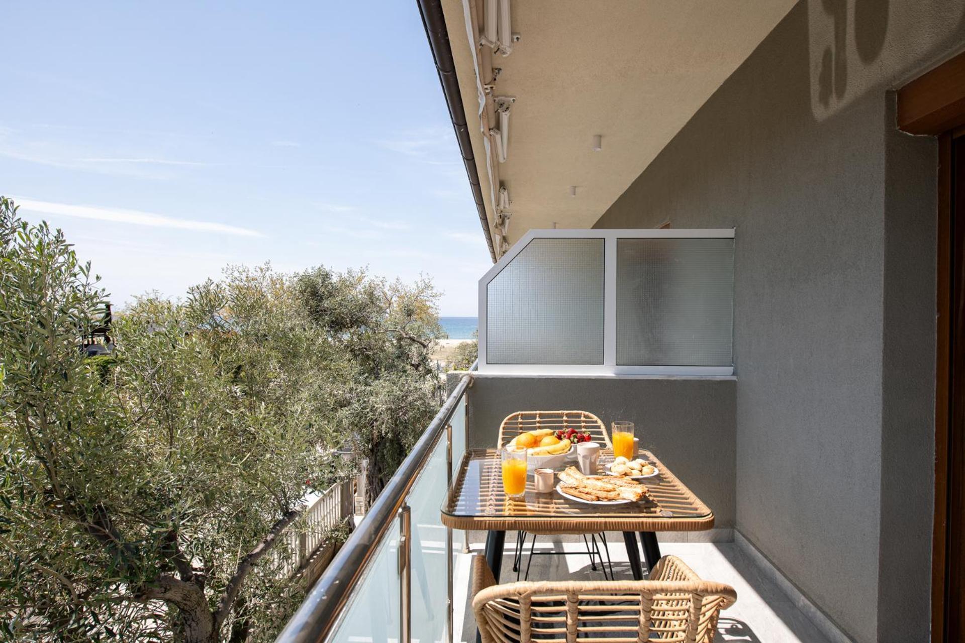Olivento Beach Front Suites Potos Eksteriør billede
