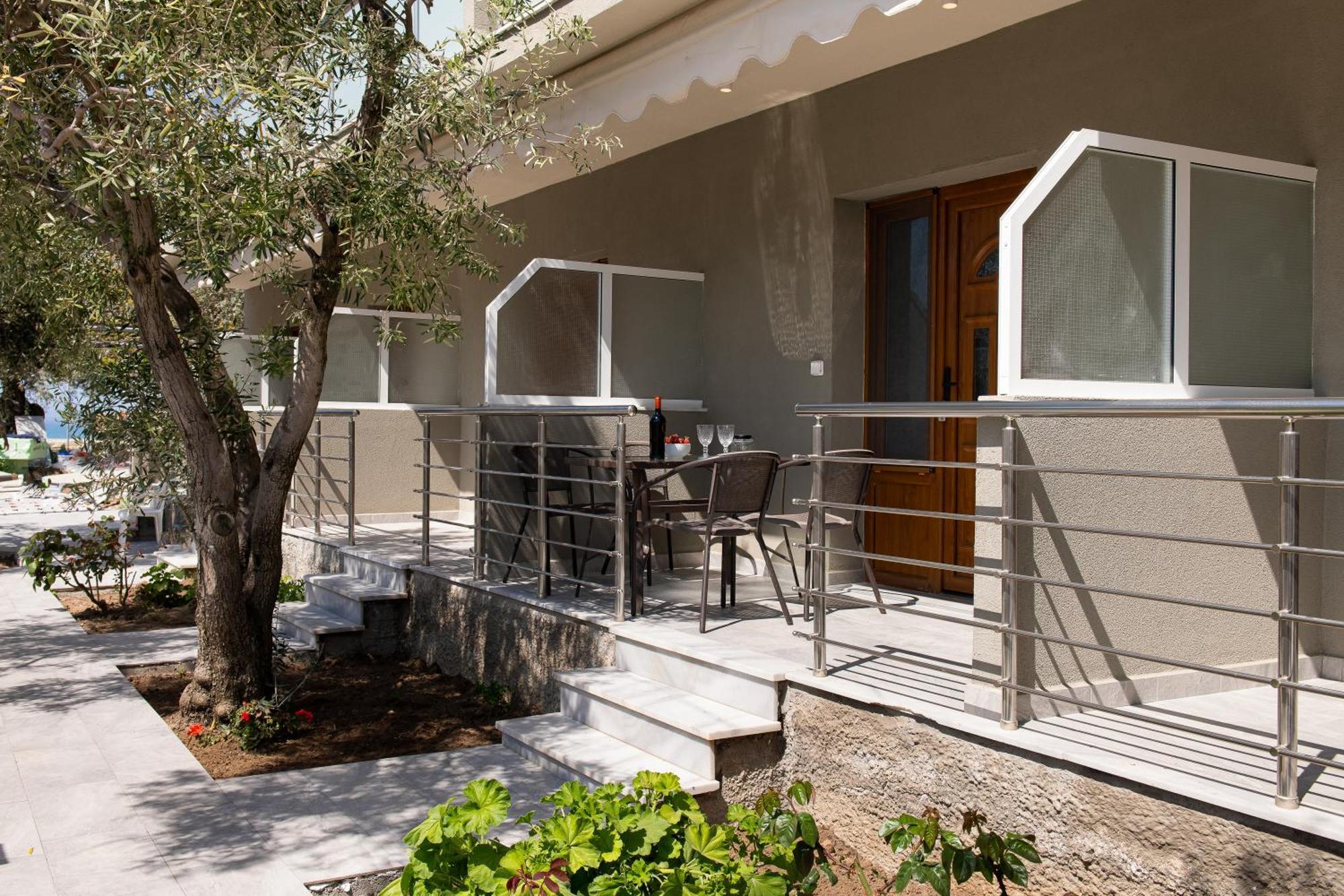 Olivento Beach Front Suites Potos Eksteriør billede