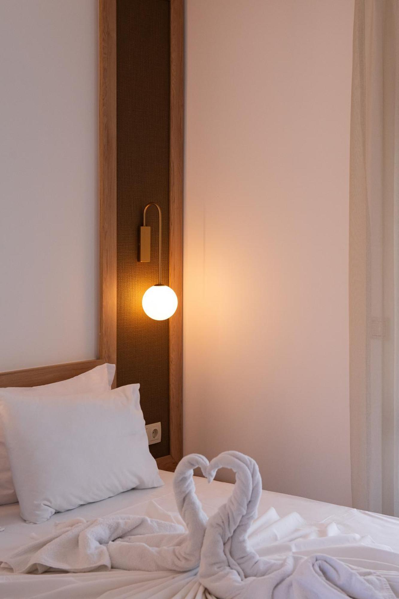 Olivento Beach Front Suites Potos Eksteriør billede