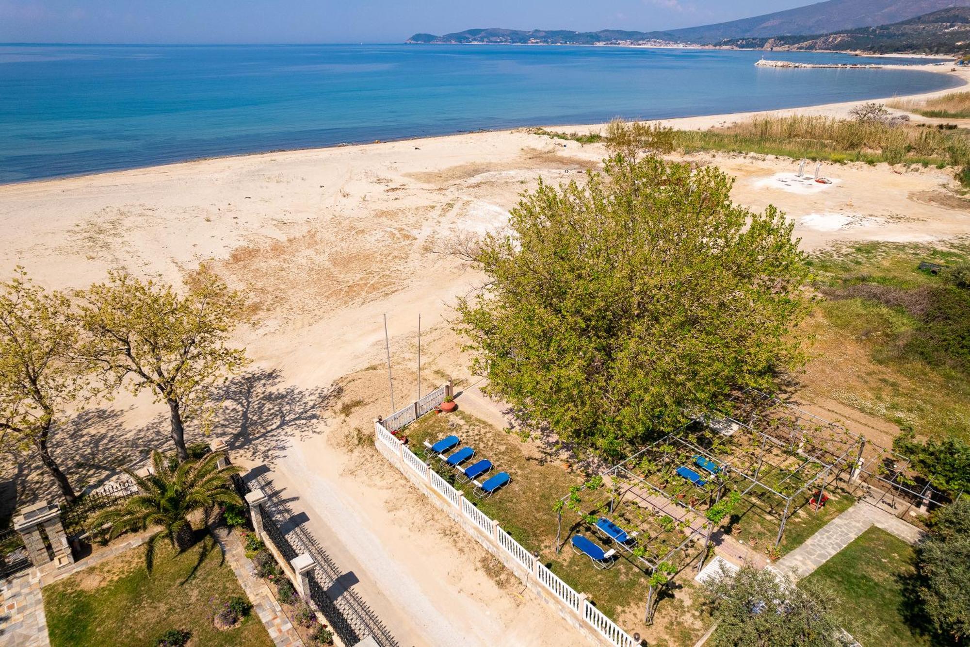 Olivento Beach Front Suites Potos Eksteriør billede