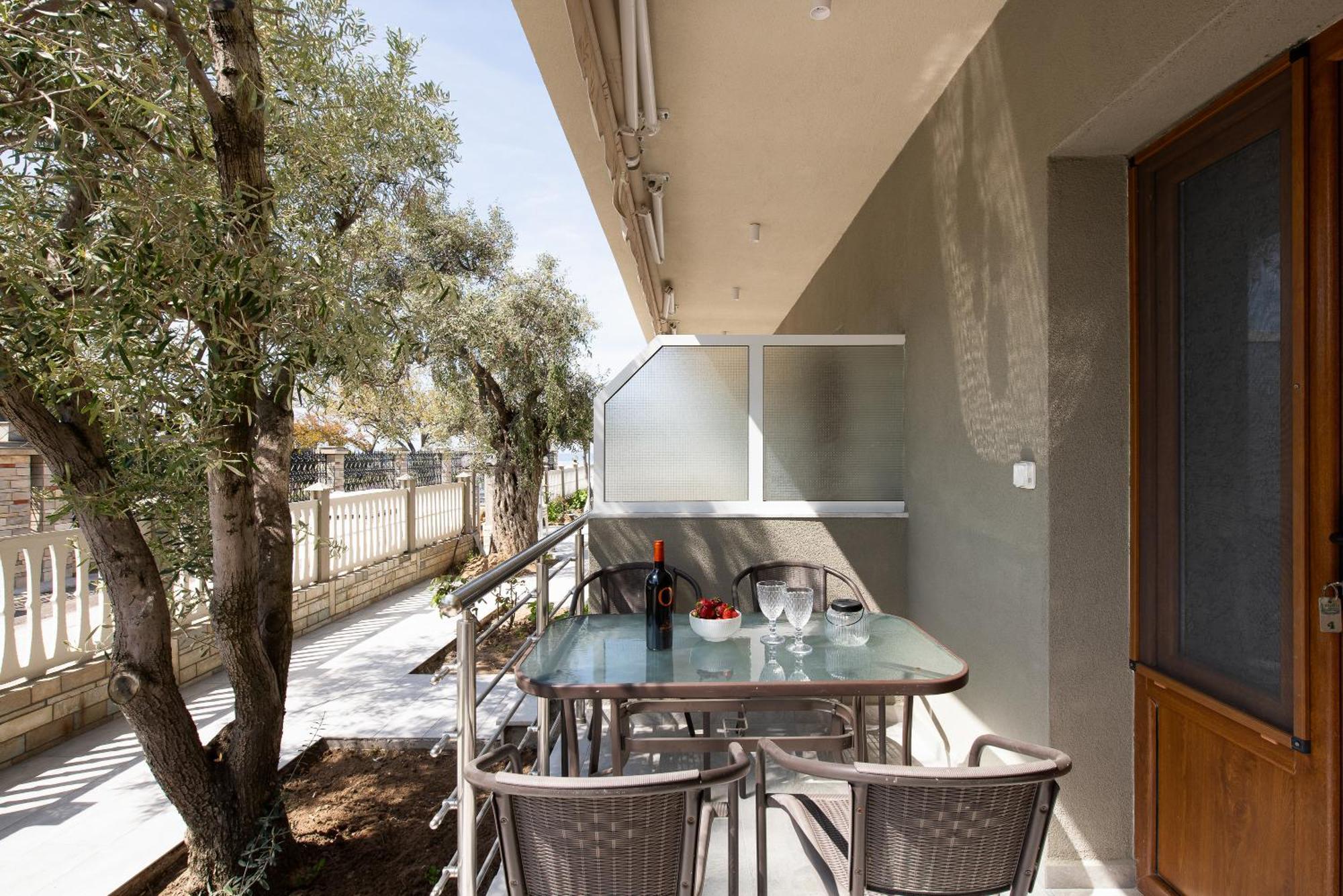 Olivento Beach Front Suites Potos Eksteriør billede