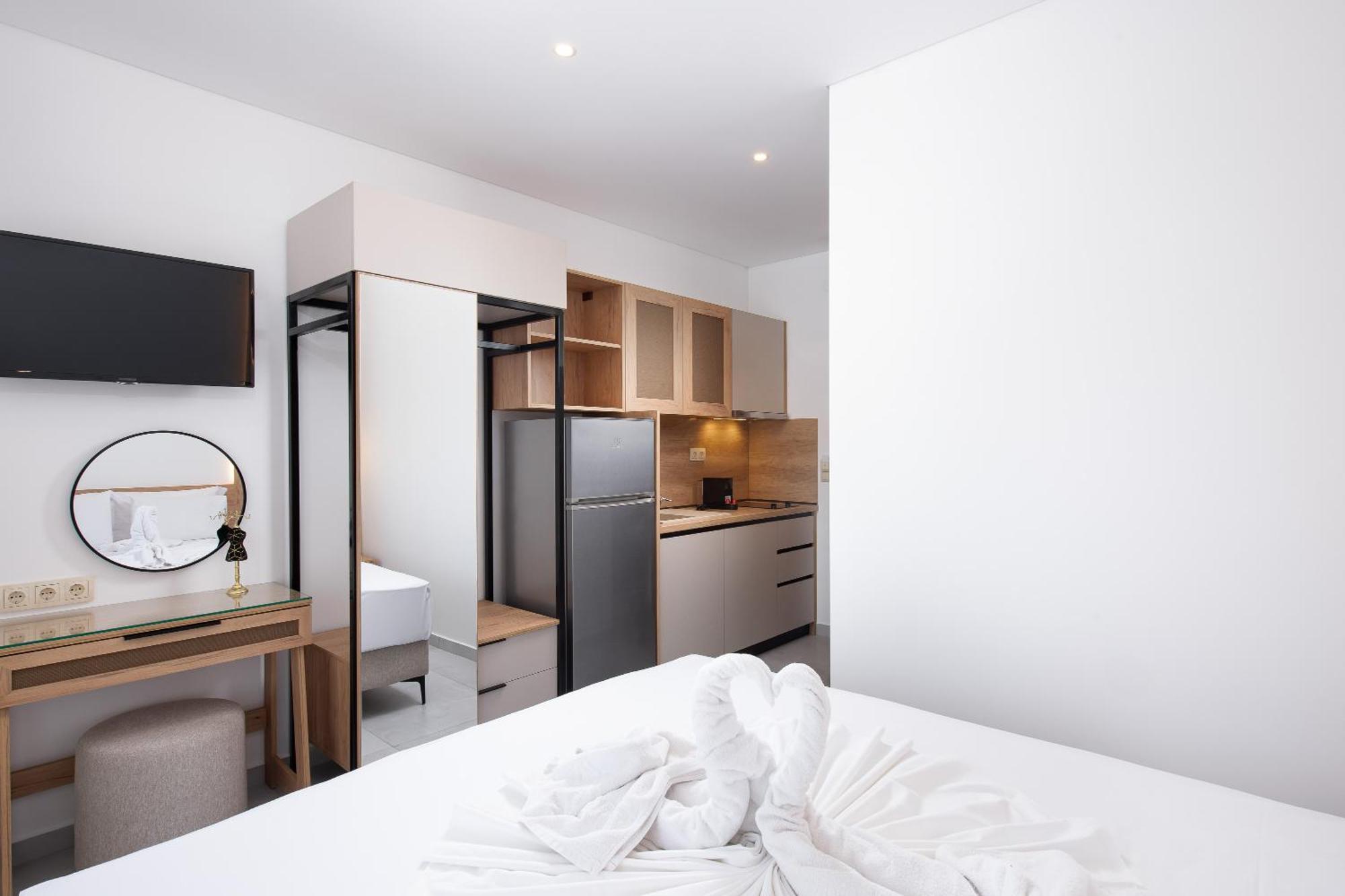 Olivento Beach Front Suites Potos Eksteriør billede