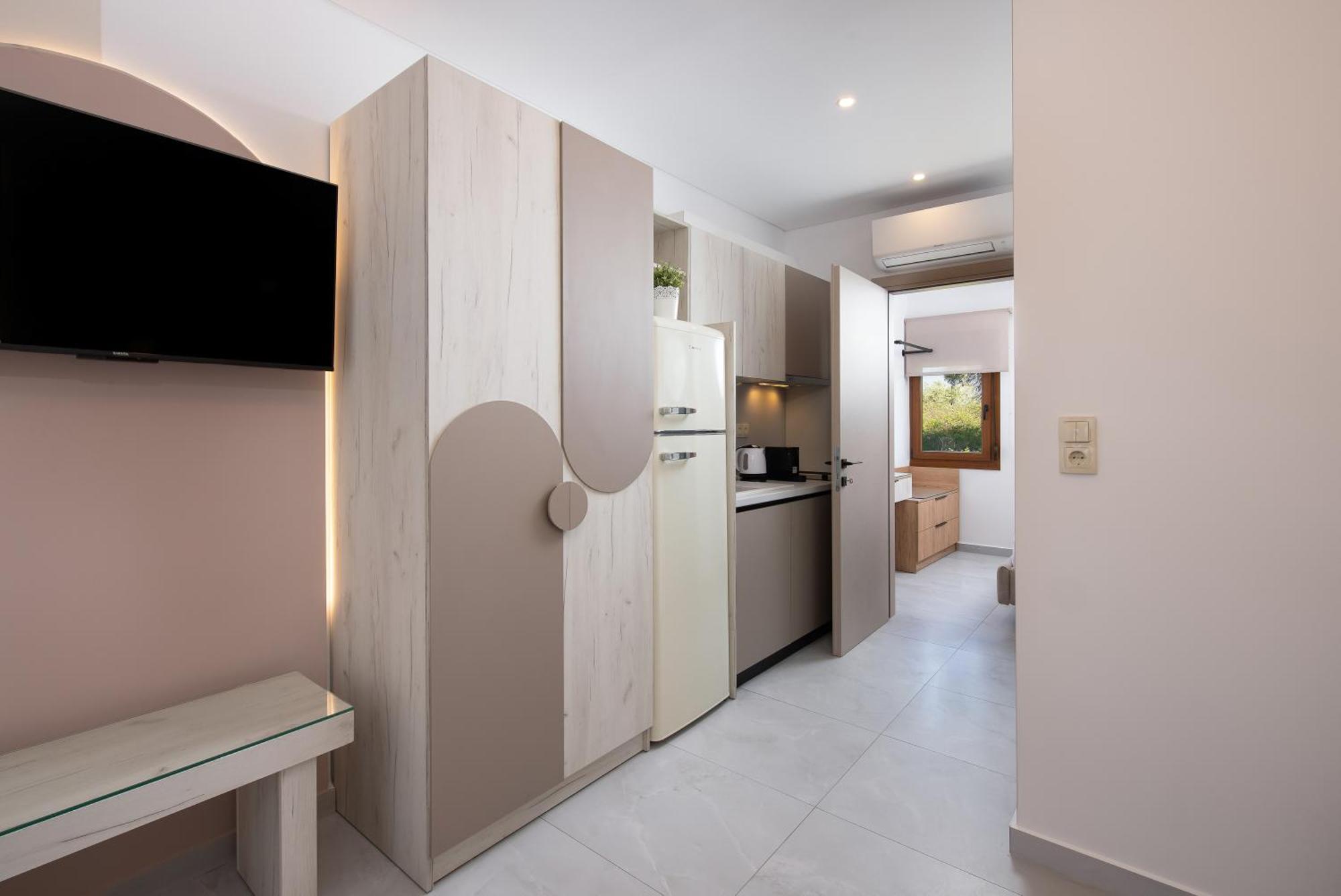 Olivento Beach Front Suites Potos Eksteriør billede